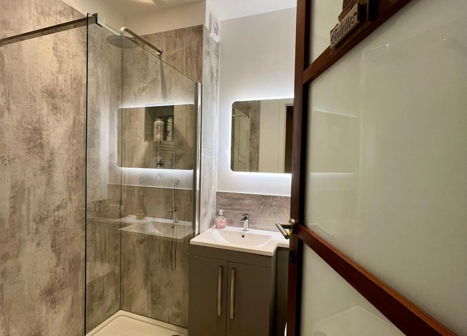Stunning Victorian Mansion Apartment - Hosted By Agf Property - Free Parking Upon Request Hove